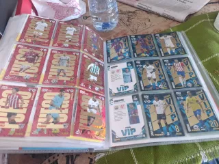 Álbum Megacracks 2024-25 con 415 cards