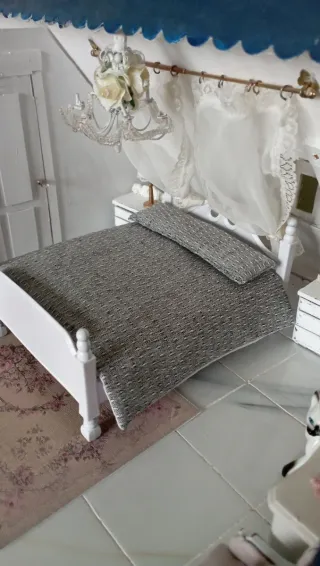 Copriletto + cuscino casa delle bambole 1:12