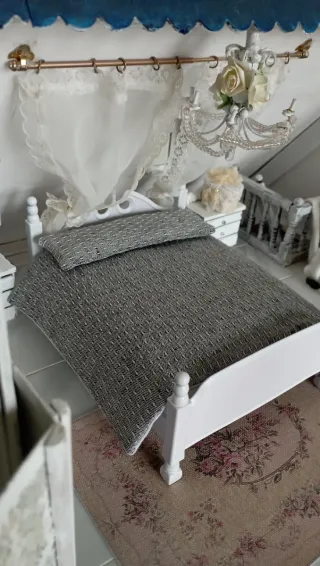 Copriletto + cuscino casa delle bambole 1:12