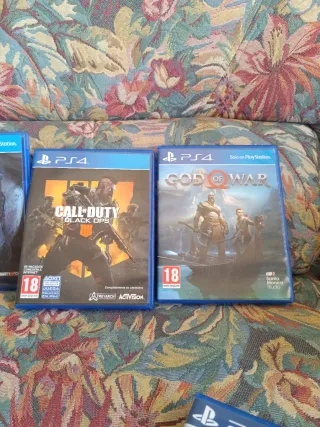 Consola PS4 + 6 Juegos