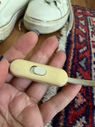 Lampada in terracotta decorata