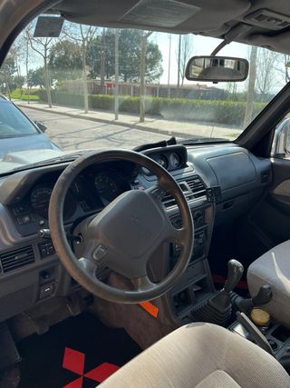 MONTERO 2.8 125cv gama alta