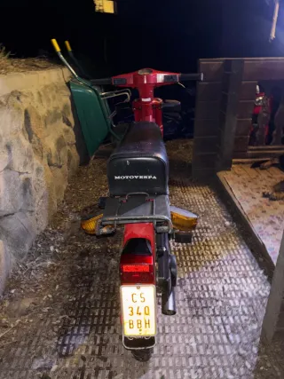 Vespa ALX Moped Roja