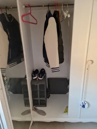 Armario antiguo restaurado blanco