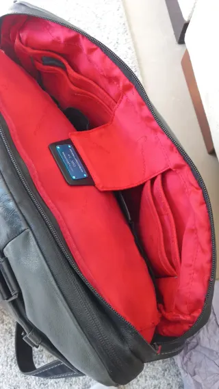 Bolso Piquadro Piel Negro y Rojo