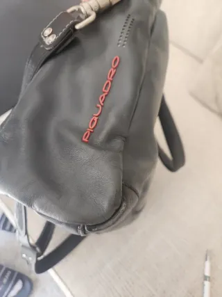 Bolso Piquadro Piel Negro y Rojo