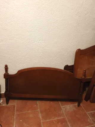 Cabecero de cama de madera clásico