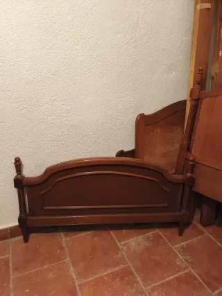 Cabecero de cama de madera clásico