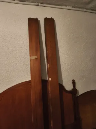 Cabecero de cama de madera clásico