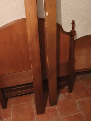 Cabecero de cama de madera clásico