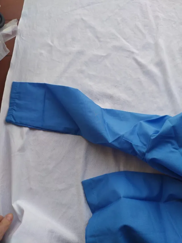 (2)BATA DE LIMPIEZA AZUL