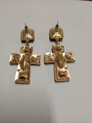 Orecchini pendenti a croce
