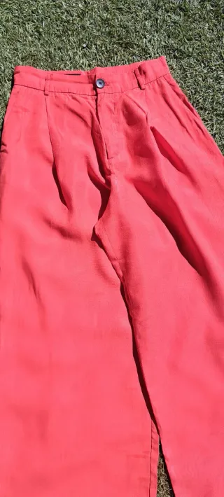 Pantalones Zara pinzas rojos