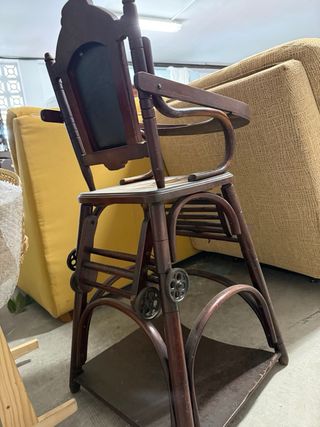 Trona de madera vintage