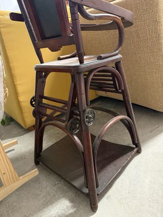 Trona de madera vintage