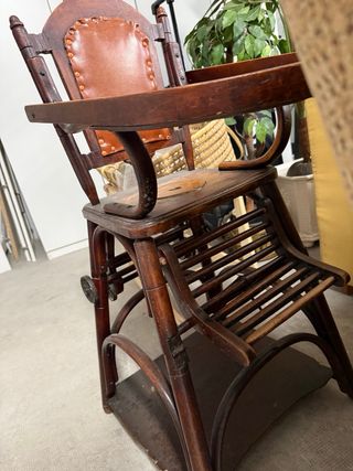 Trona de madera vintage