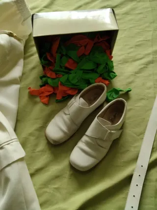 Traje Comunión Niño Blanco y Dorado