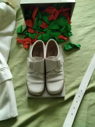 Traje Comunión Niño Blanco y Dorado