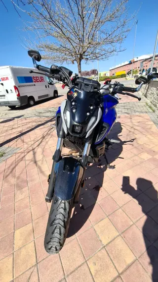 Yamaha MT-07 Azul y Negra