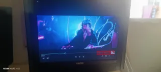 Monitor SANYO 22 TV con entrada VGA para PC.