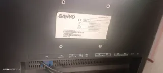 Monitor SANYO 22 TV con entrada VGA para PC.