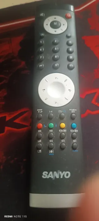 Monitor SANYO 22 TV con entrada VGA para PC.