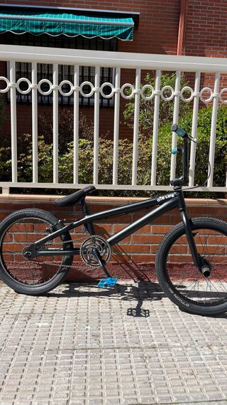 Bicicleta BMX.