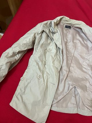 Giacca beige doppiopetto con volant