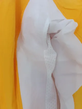 Chaqueta Bomber Fila Amarilla y Blanca