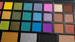 Paleta de sombras de ojos multicolor