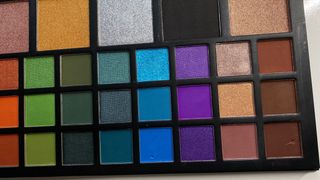 Paleta de sombras de ojos multicolor