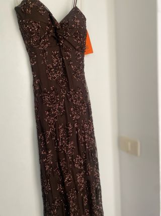 Vestido marrón con brillos sin estrenar