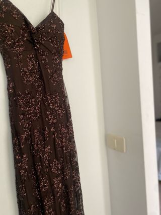 Vestido marrón con brillos sin estrenar