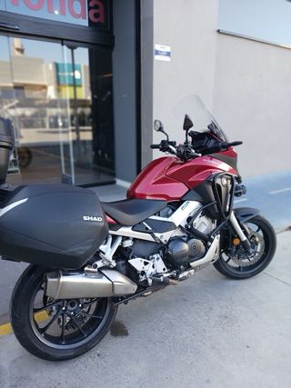 Honda VFR 800X Crossrunner Roja y Negra