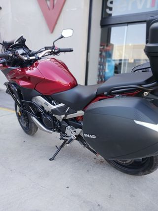 Honda VFR 800X Crossrunner Roja y Negra