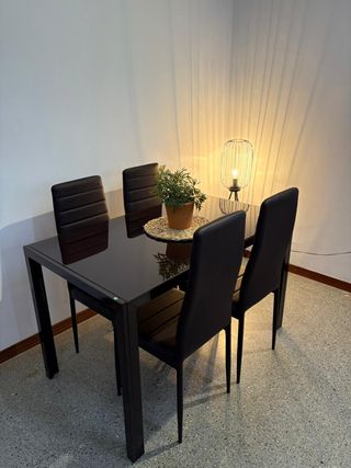 OFFERTA!! Tavolo da pranzo con 4 sedie