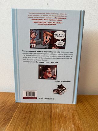 CHECK, PLEASE! 1. AMOR EN LA PISTA DE HOCKEY