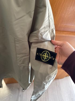 Chubasquero Stone Island Beige verde/beige