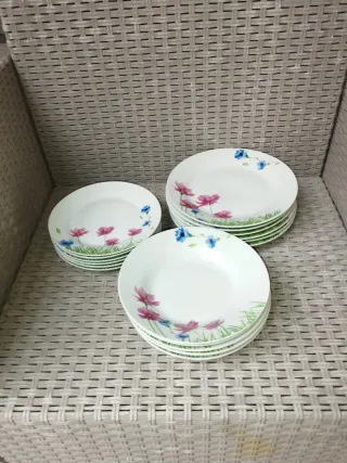 Servizio tavola 18 pezzi porcellana