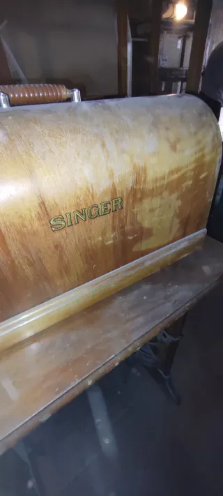 Máquina de coser Singer antigua