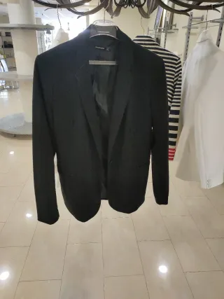 Chaqueta Stradivarius Negra