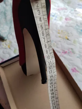 Zapatos de tacón rojos talla 38