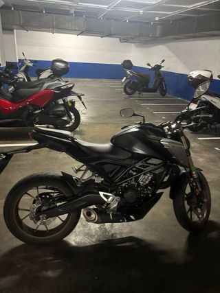 Honda CB125R 2021 - 10548 km