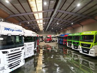 CHAPISTA  PINTOR/A DE VEHICULOS INDUSTRIALES