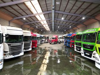 CHAPISTA  PINTOR/A DE VEHICULOS INDUSTRIALES