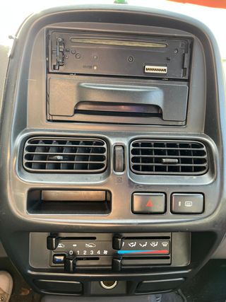 Nissan Navara Grúa 4x4 - 2008 - Para funcionar YA!