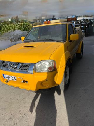 Nissan Navara Grúa 4x4 - 2008 - Para funcionar YA!