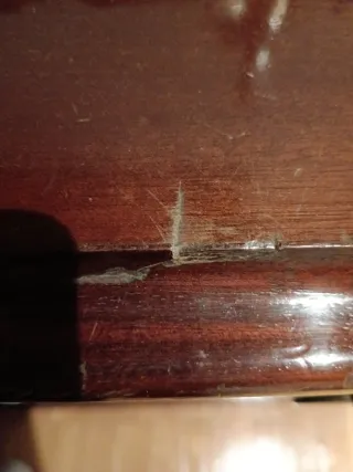 Cómoda de madera marrón