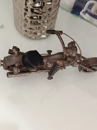 Escultura moto artesanal