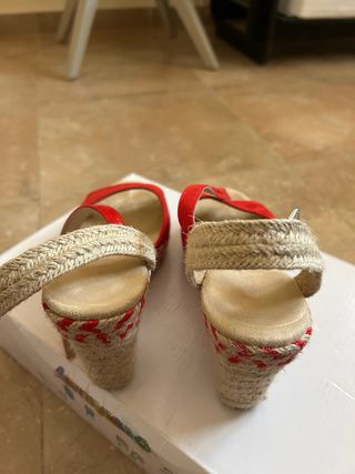 Sandalias cuña rojas